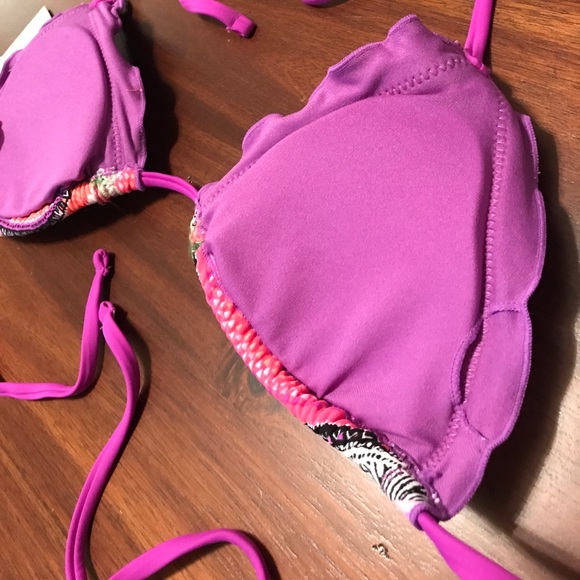 Striped Ruffle String Swim Top - Picture 4 of 8